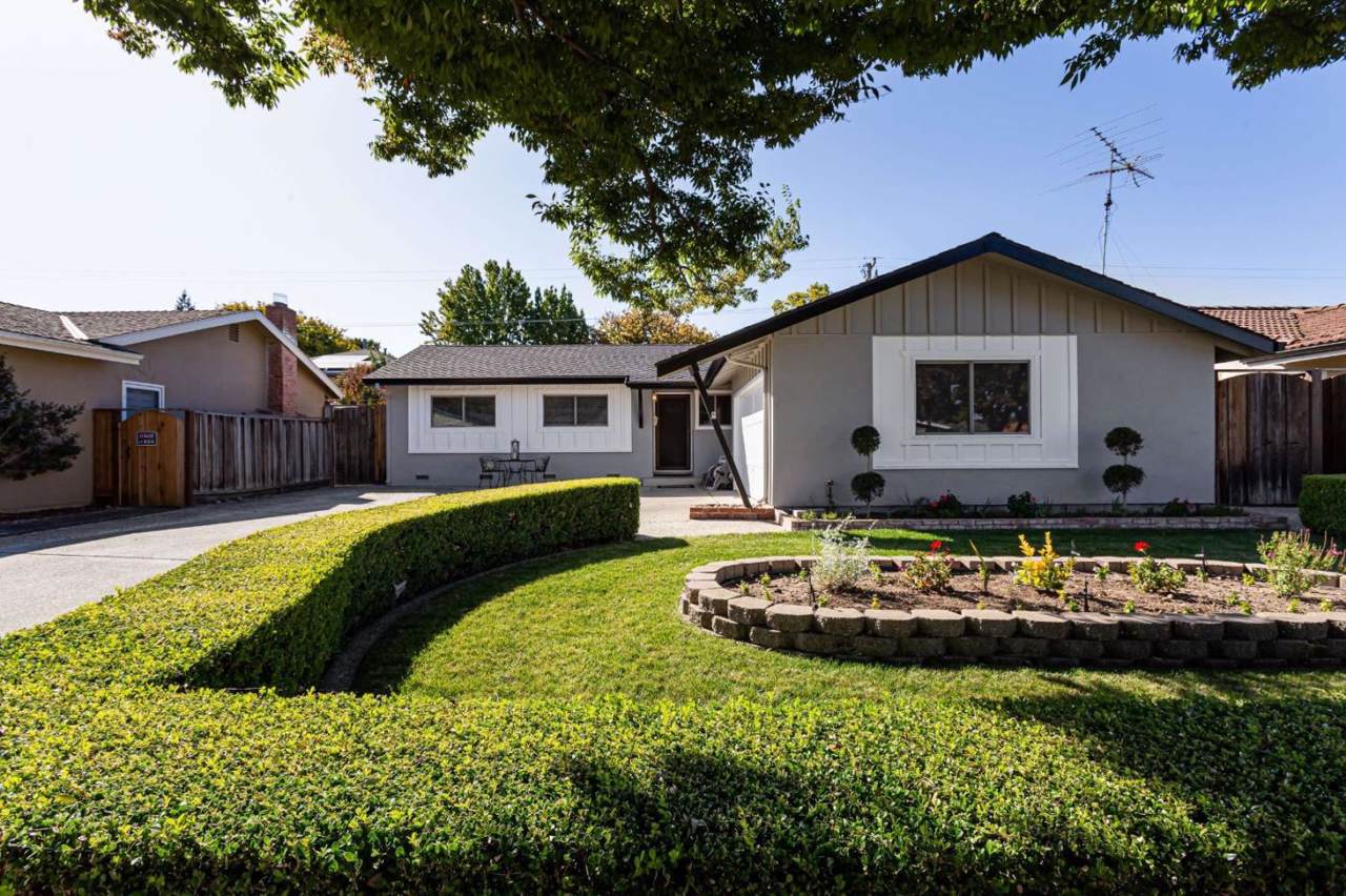 1369 Antonio Ln - Photo 1
