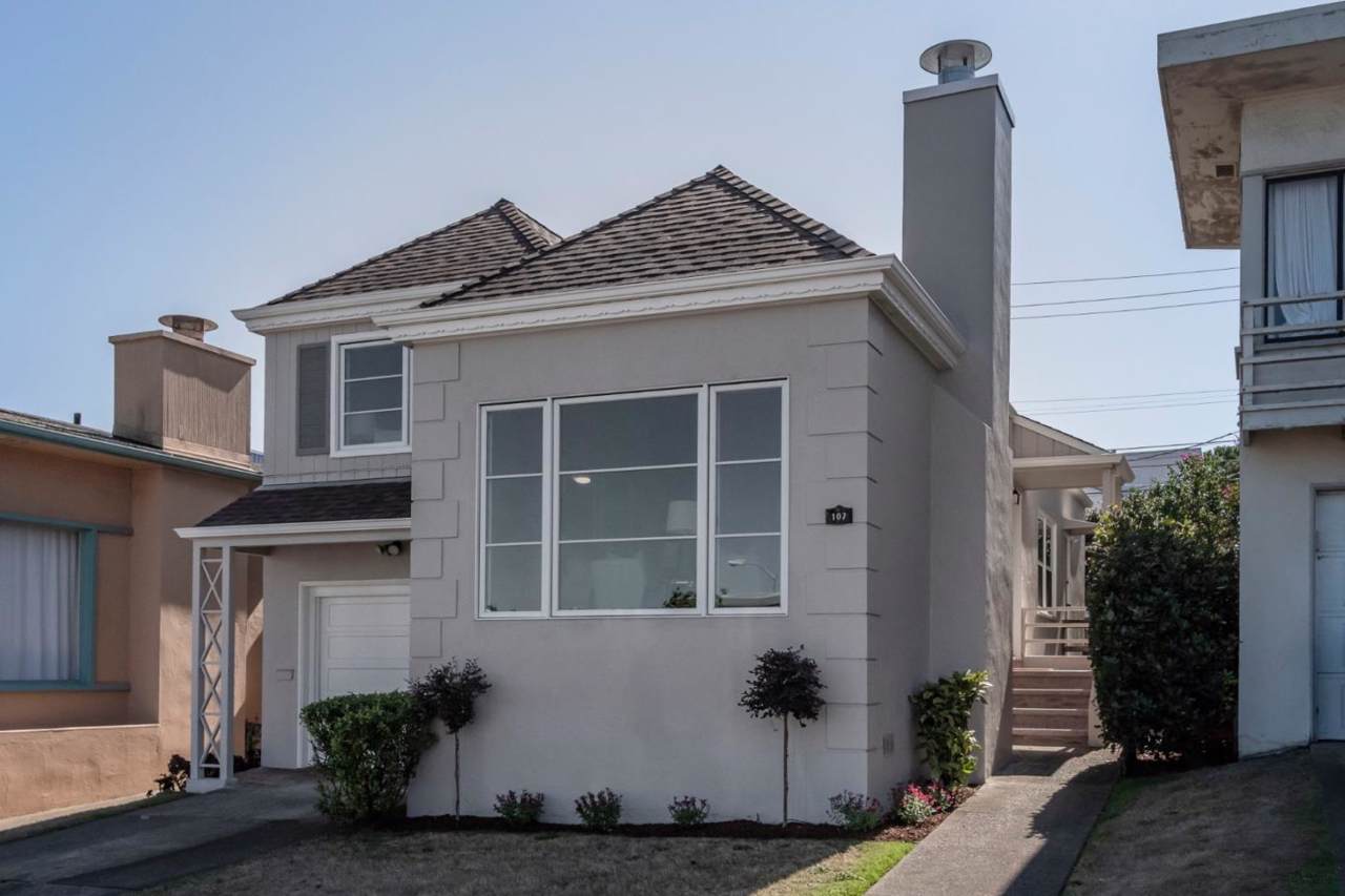 107 Glenwood Ave - Photo 1