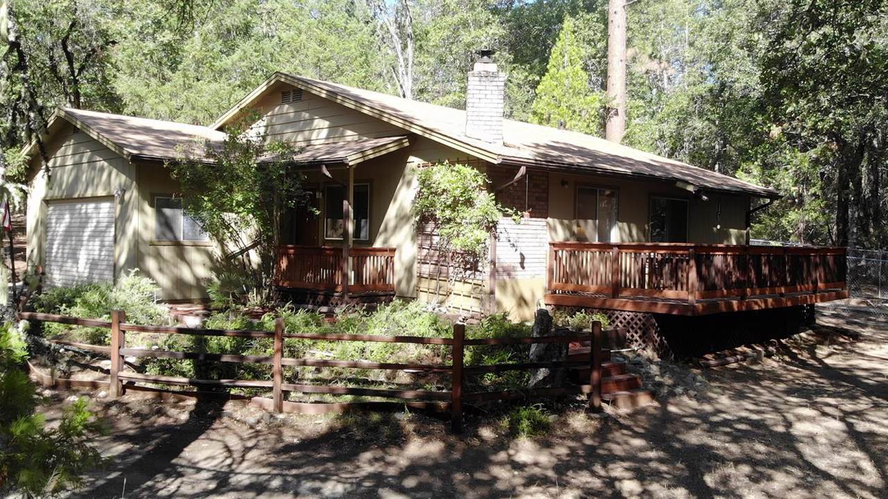 610 Airport Rd - Photo 1