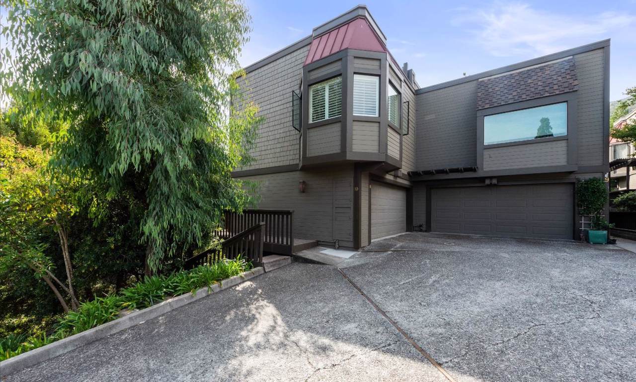 1 Bayview Ave 10 - Photo 1