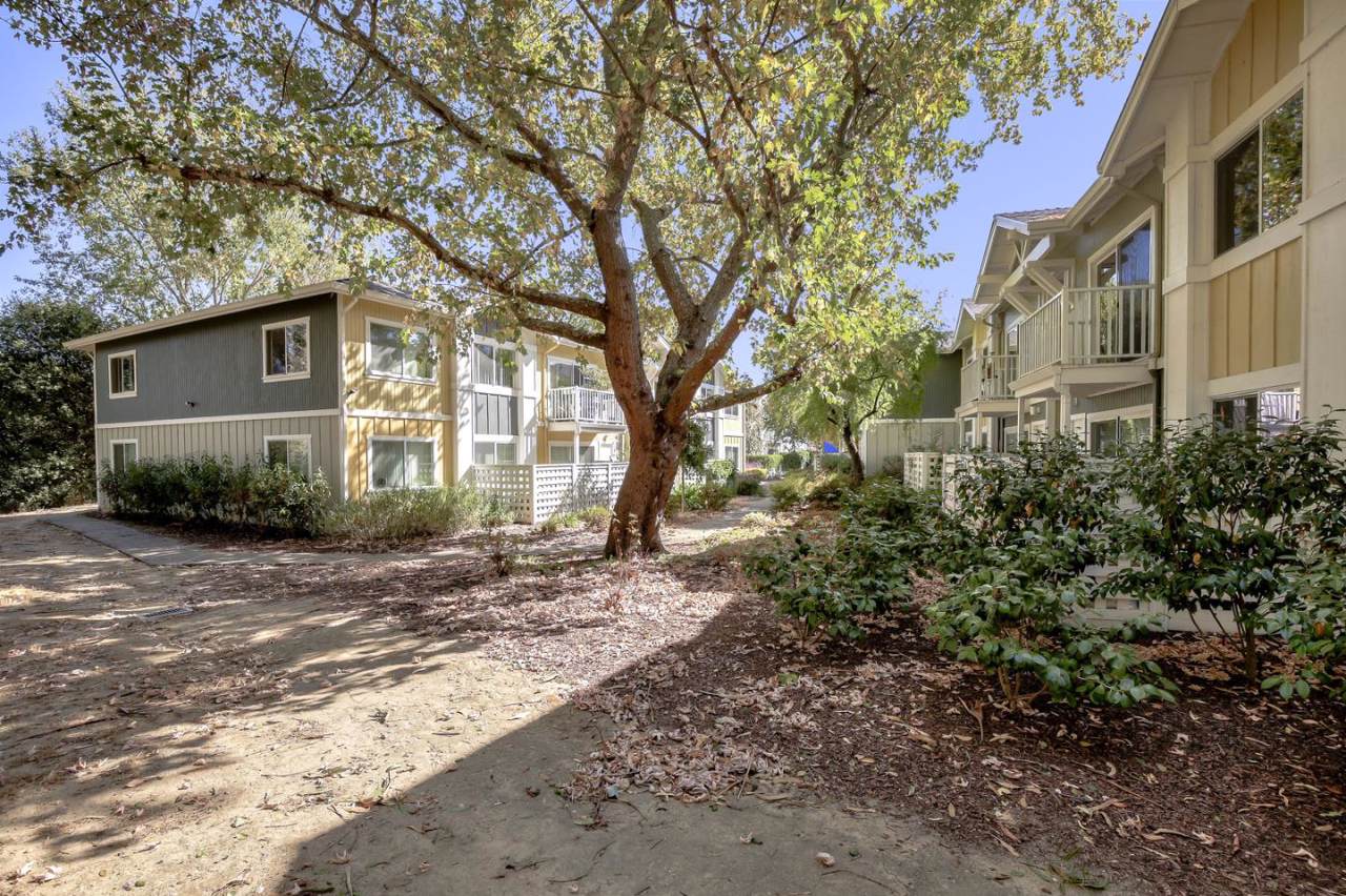 755 14th Ave 304 - Photo 1