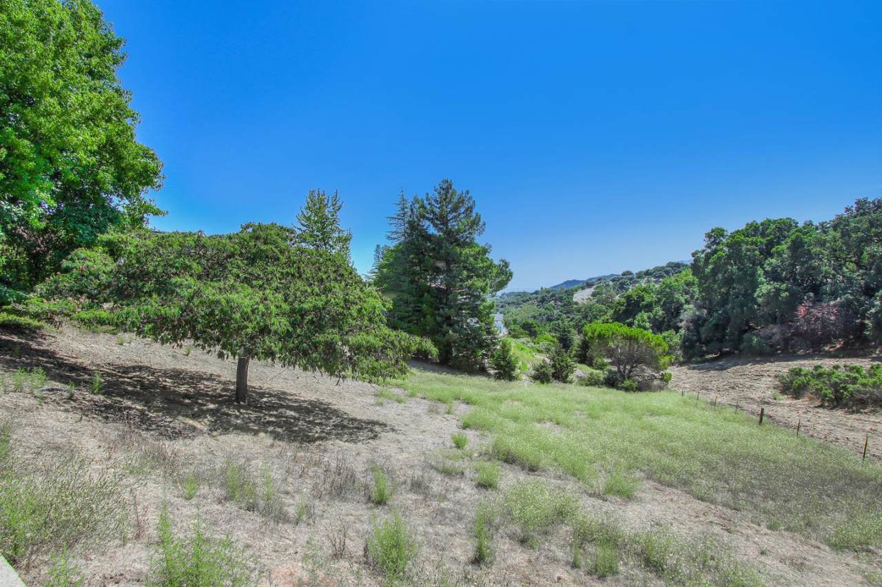 27924 Altamont Cir - Photo 1