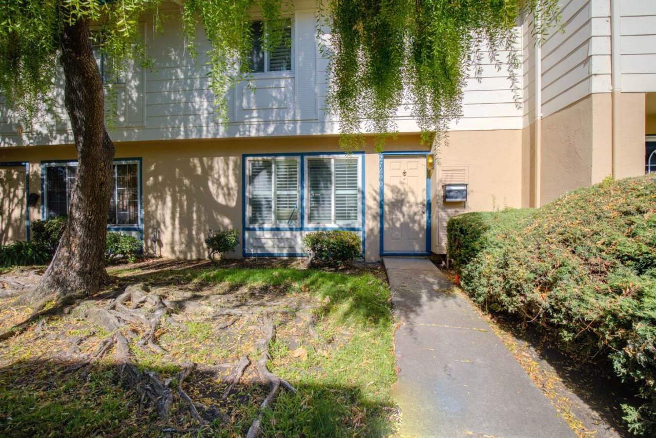 27690 Del Norte Ct - Photo 1