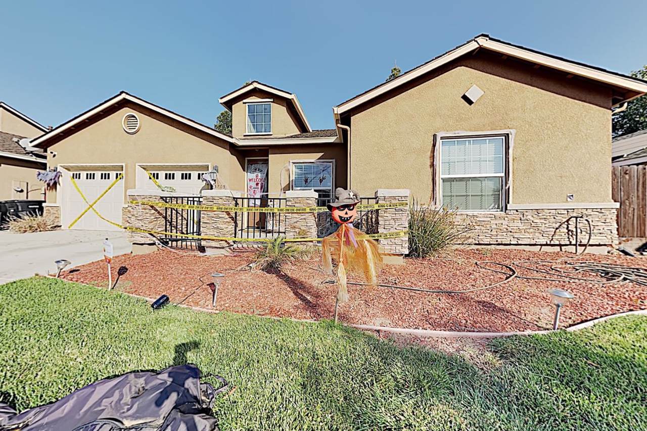 3705 Cambrooke Ct - Photo 1