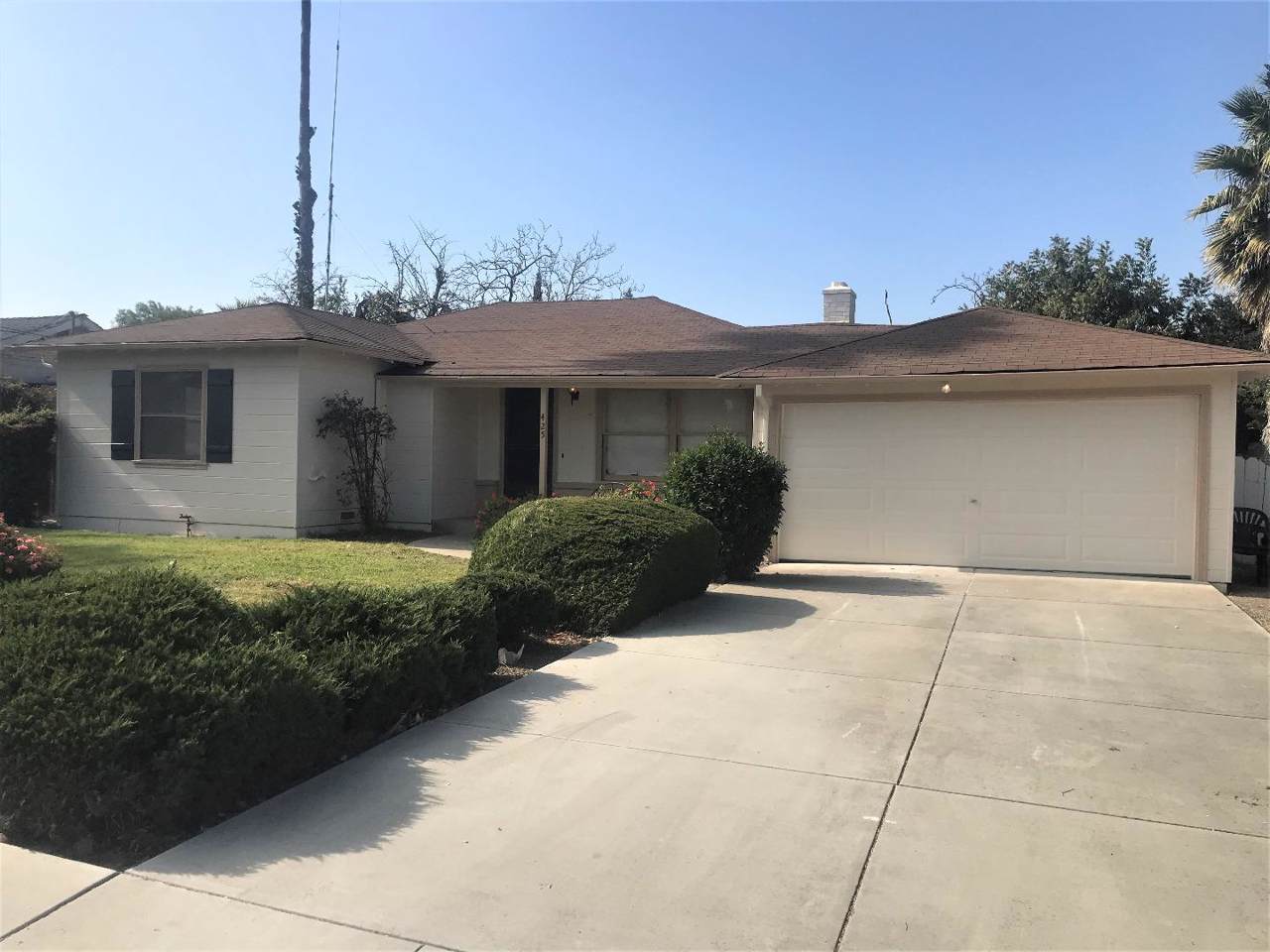 425 Fenley Ave - Photo 1