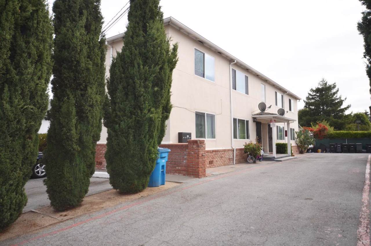 684 Oakside Ave - Photo 1