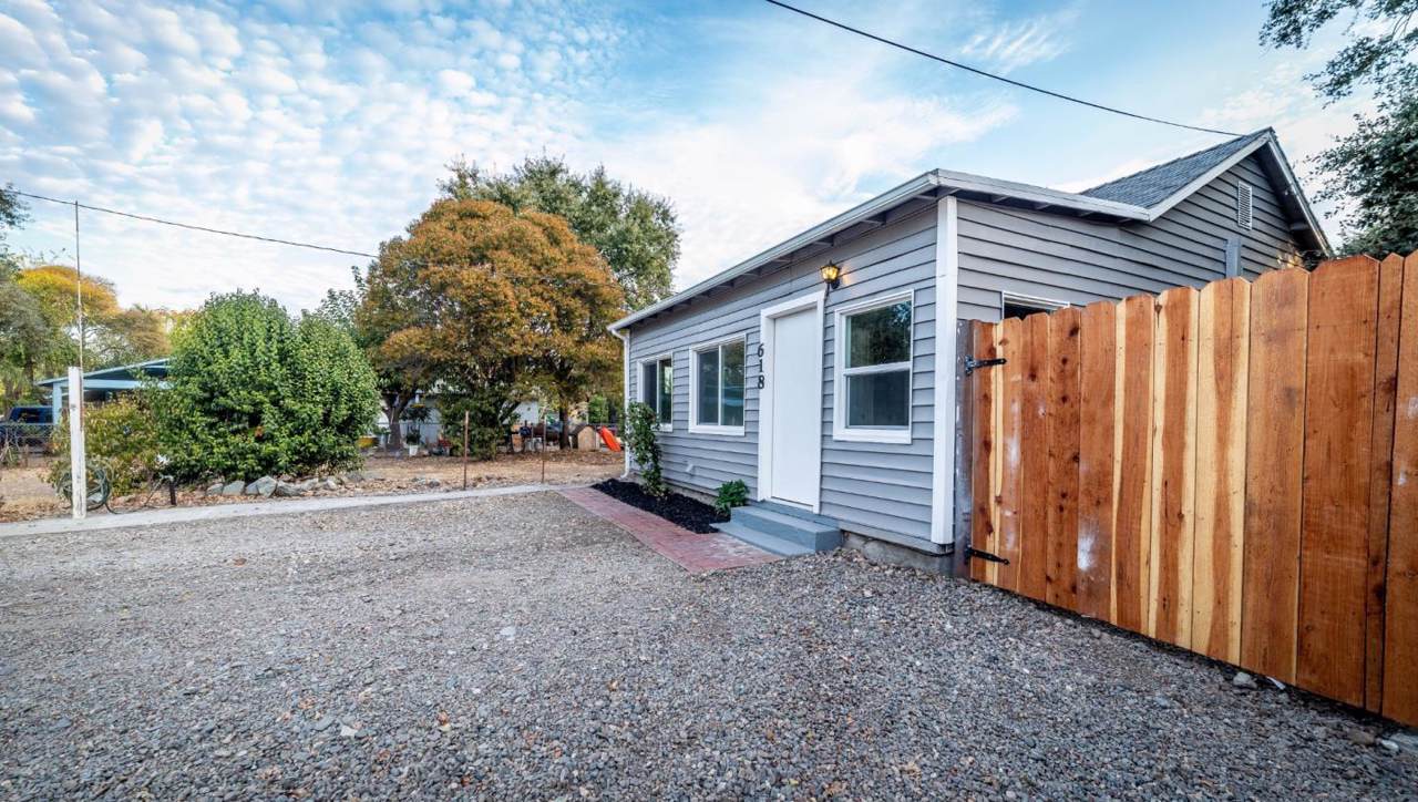 618 David Ave - Photo 1