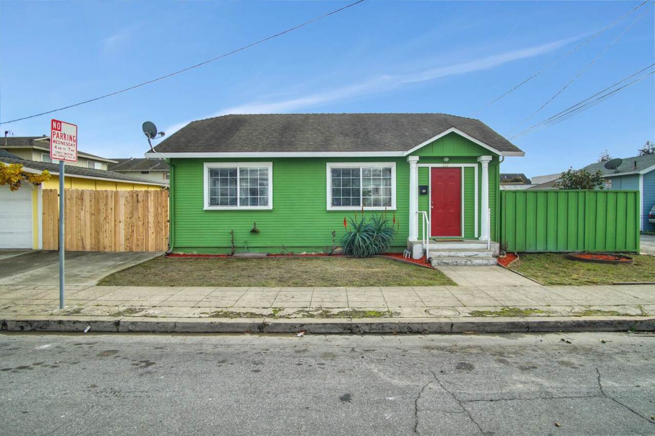 212 5th St - Photo 1