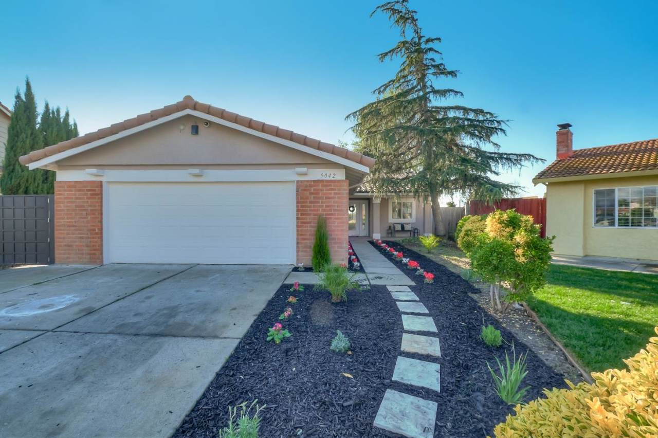 5042 Anaheim Loop - Photo 1