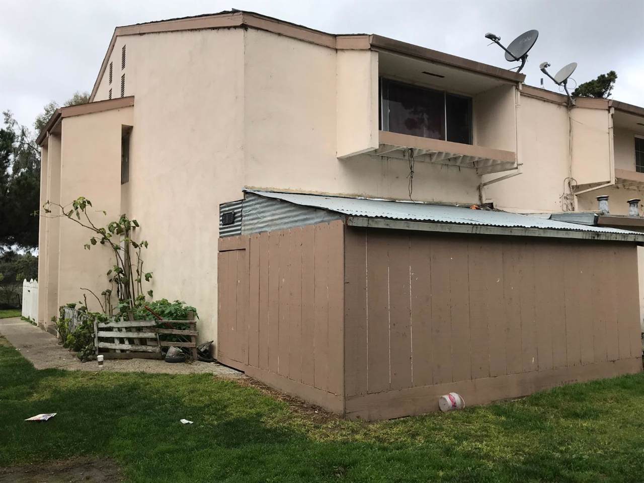 916 Acosta Plz 7 - Photo 1