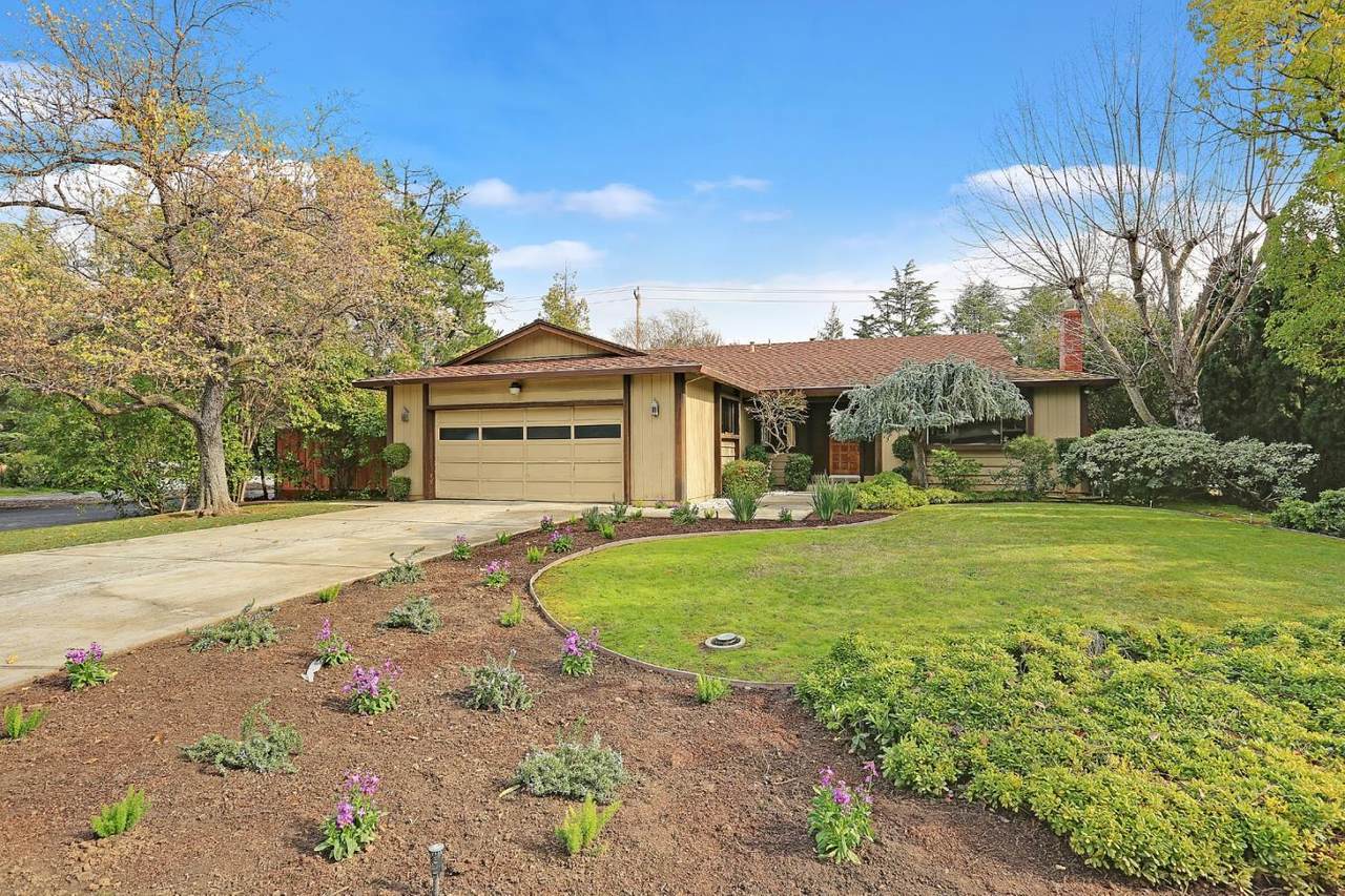 13568 Debbie Ln - Photo 1