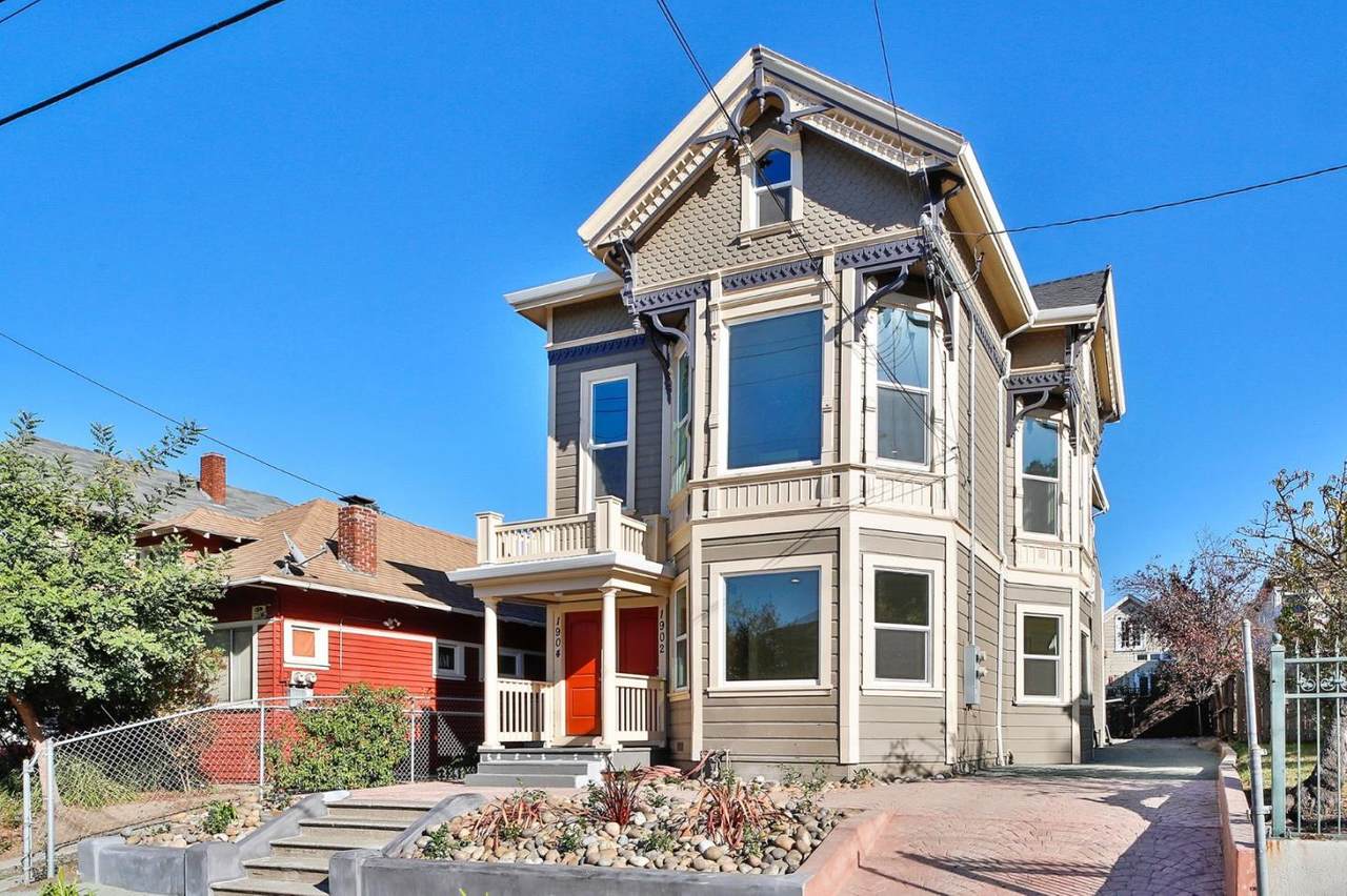 1904 Filbert St - Photo 1