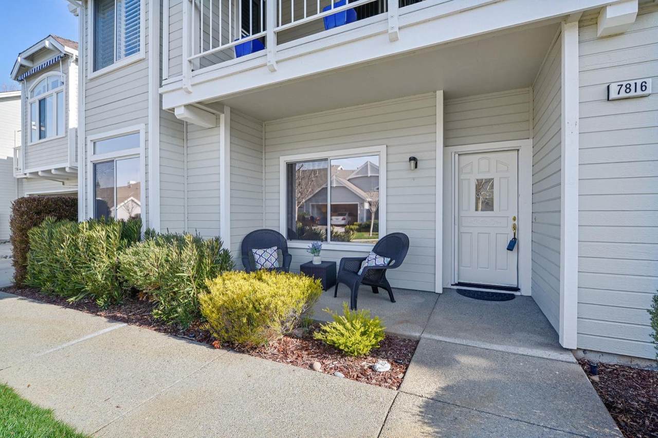 7816 Prestwick Cir - Photo 1