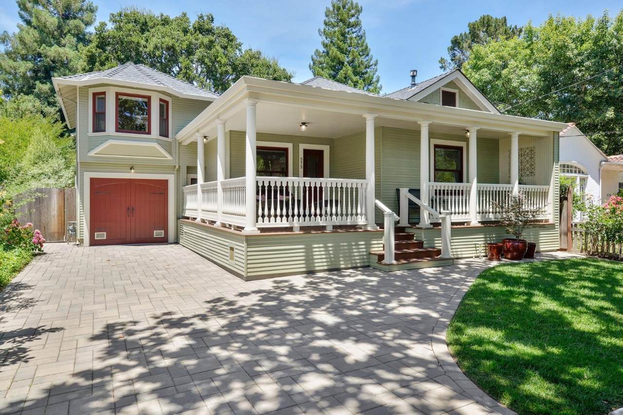575 Everett Ave - Photo 1