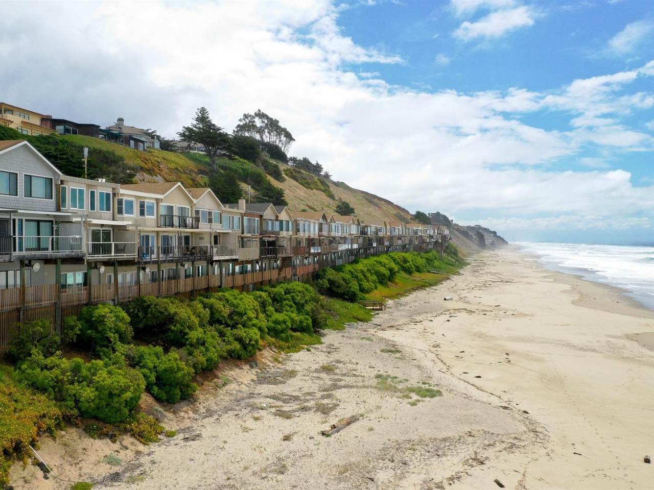 312 Oceanview Dr - Photo 1
