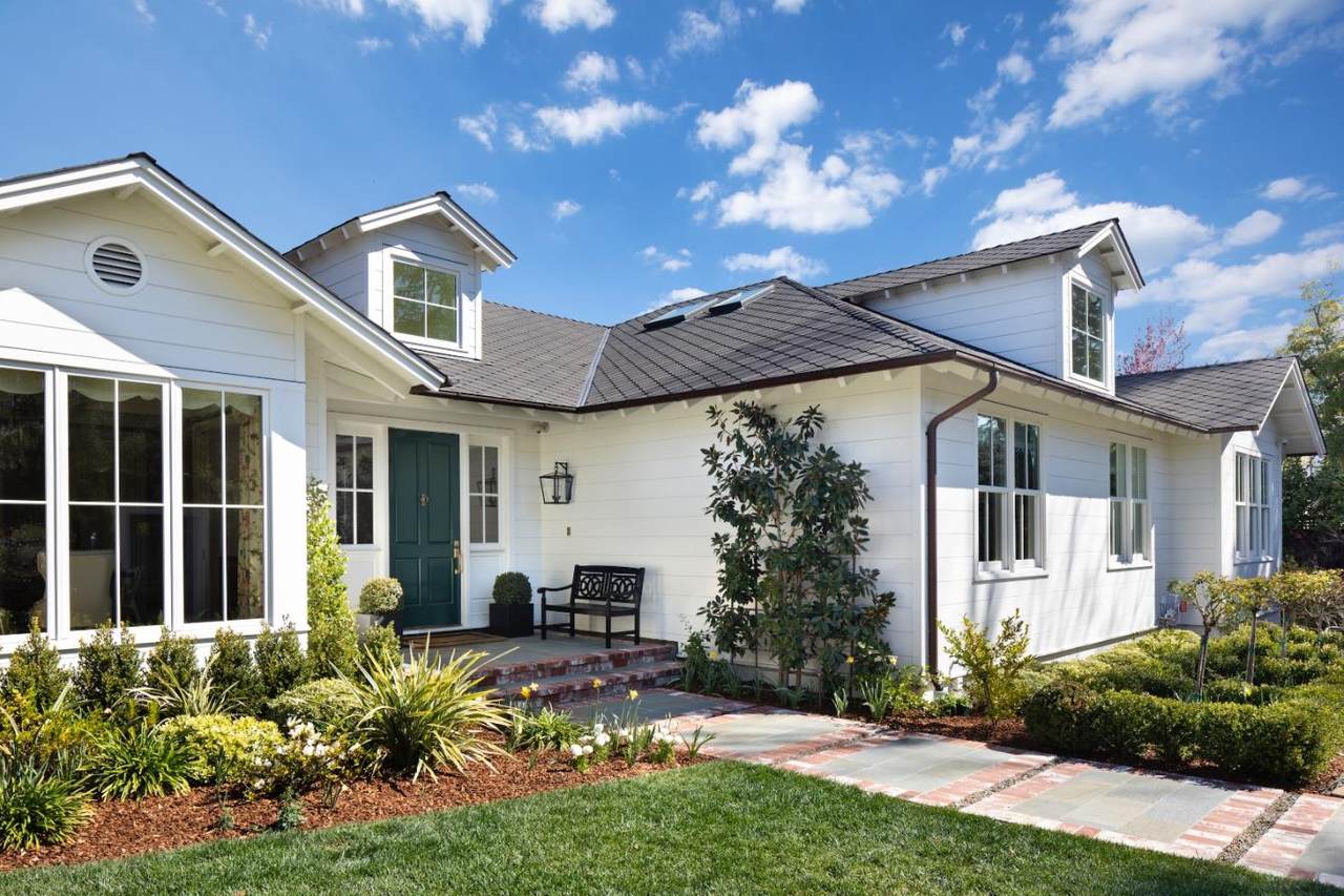 880 Sharon Ave - Photo 1