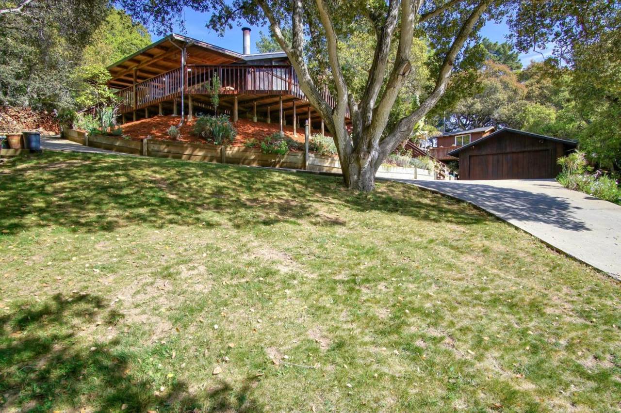1400 Oakleaf Dr - Photo 1