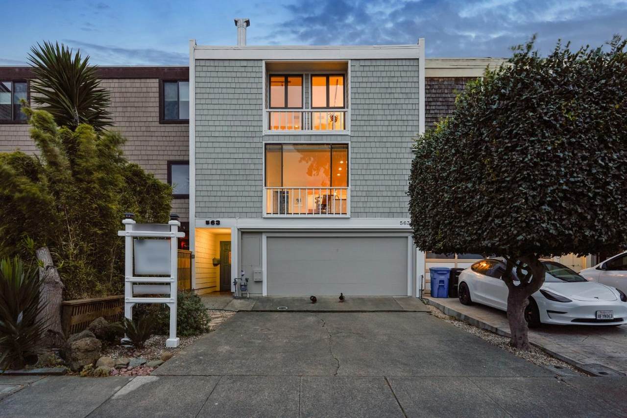 563 Starboard Dr - Photo 1