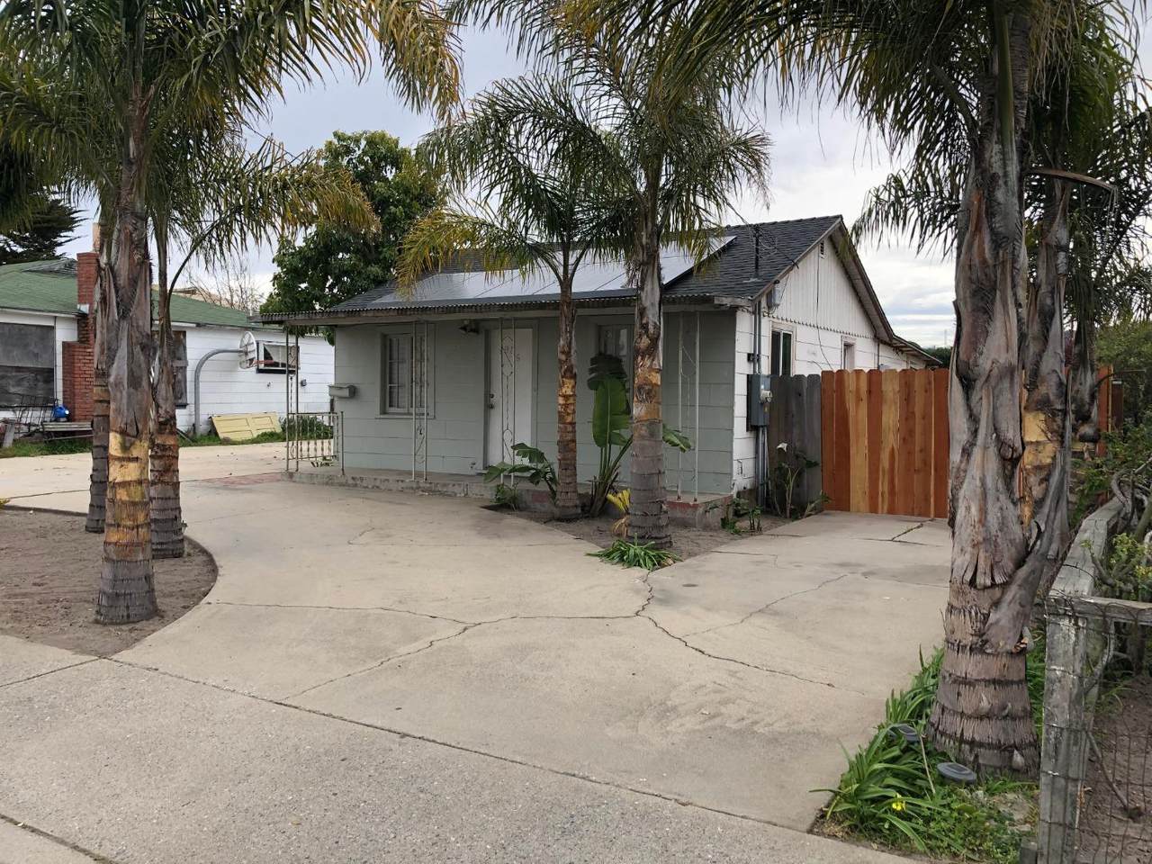 956 Hilby Ave - Photo 1