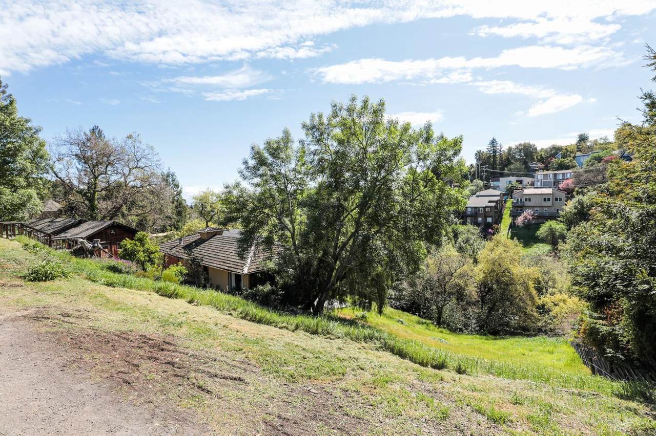 3369 Oak Knoll Dr - Photo 1