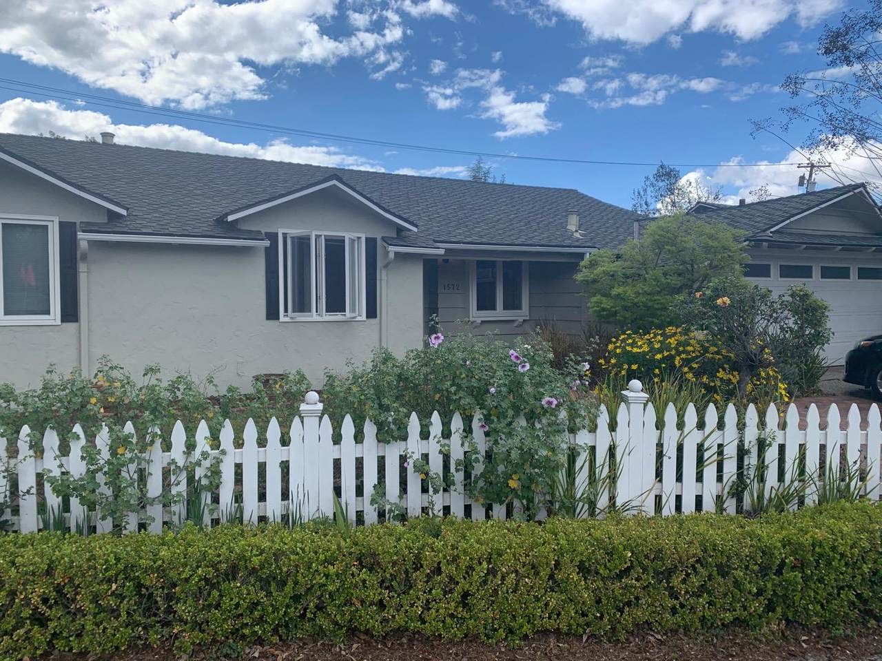 1572 Meadow Ln - Photo 1