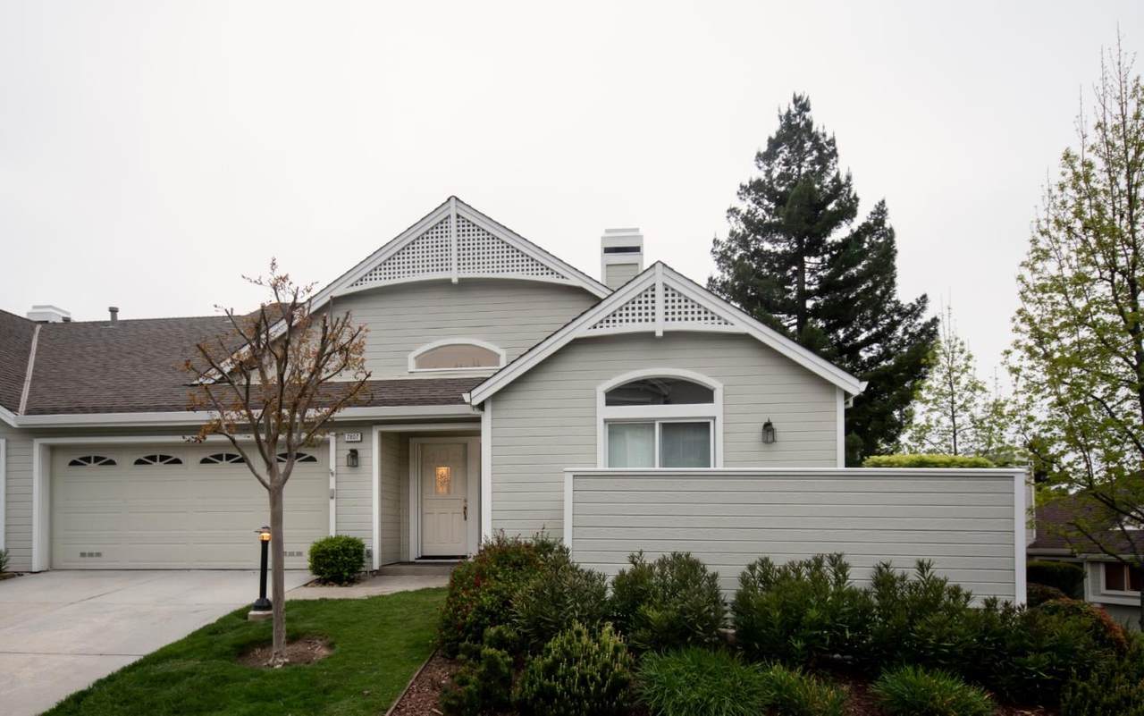 7807 Prestwick Cir - Photo 1