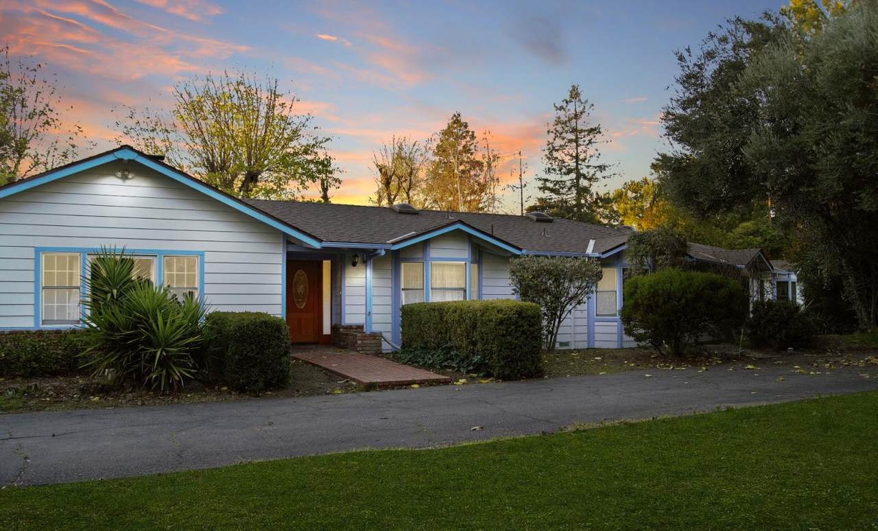 1665 Chris Ln - Photo 1