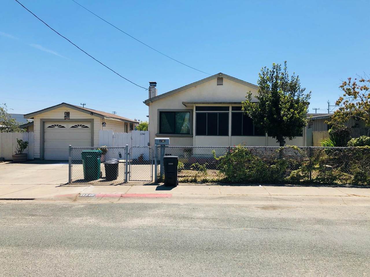 11340 Koester St - Photo 1
