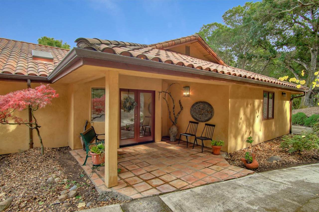 2875 Ross Dr - Photo 1