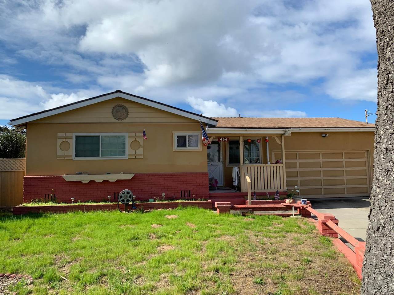 454 Gloria Cir - Photo 1