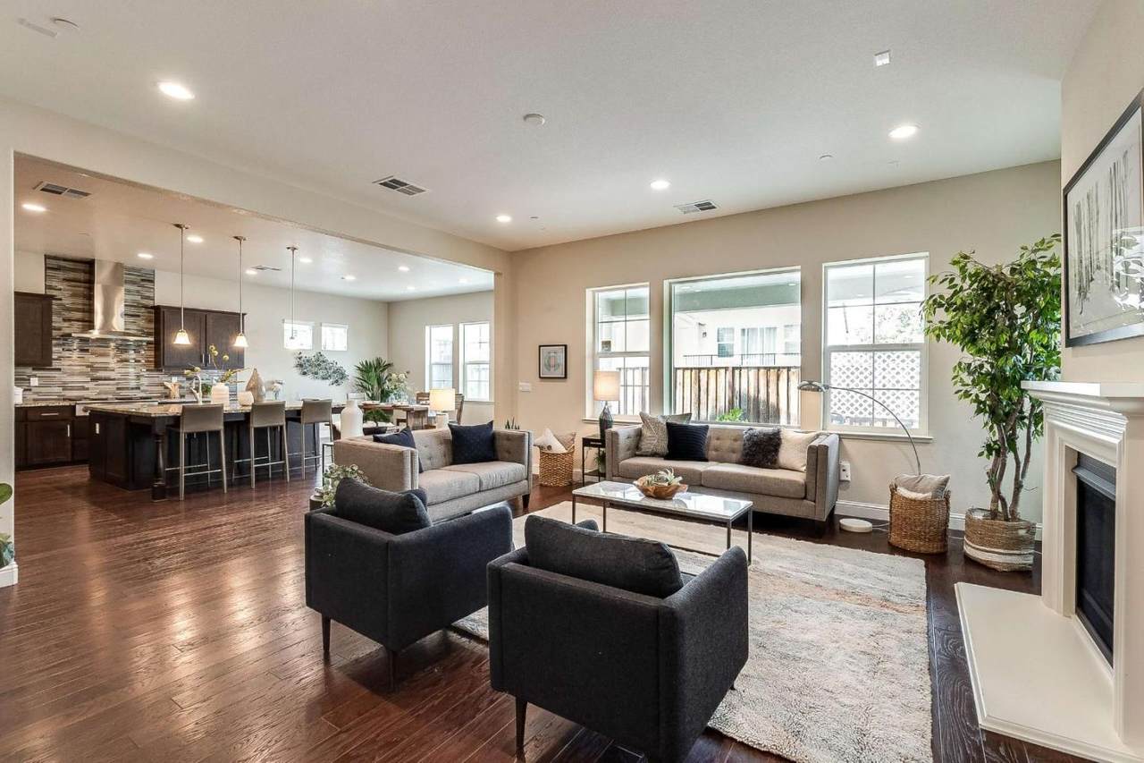 4275 Oak Knoll Dr - Photo 1 4275 Oak Knoll Dr - Photo 1