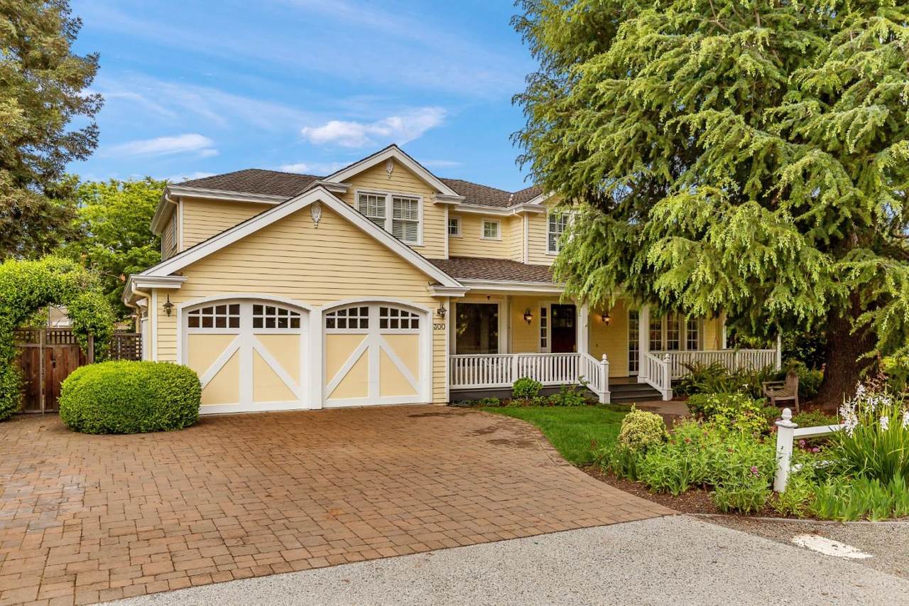 300 Sunkist Ln - Photo 1