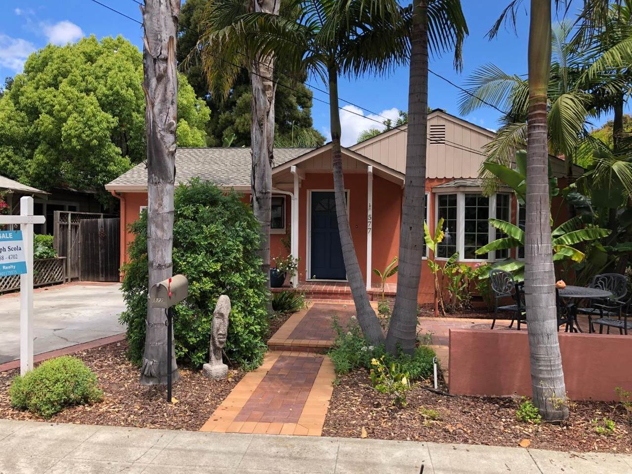 577 Hawthorne Ave - Photo 1