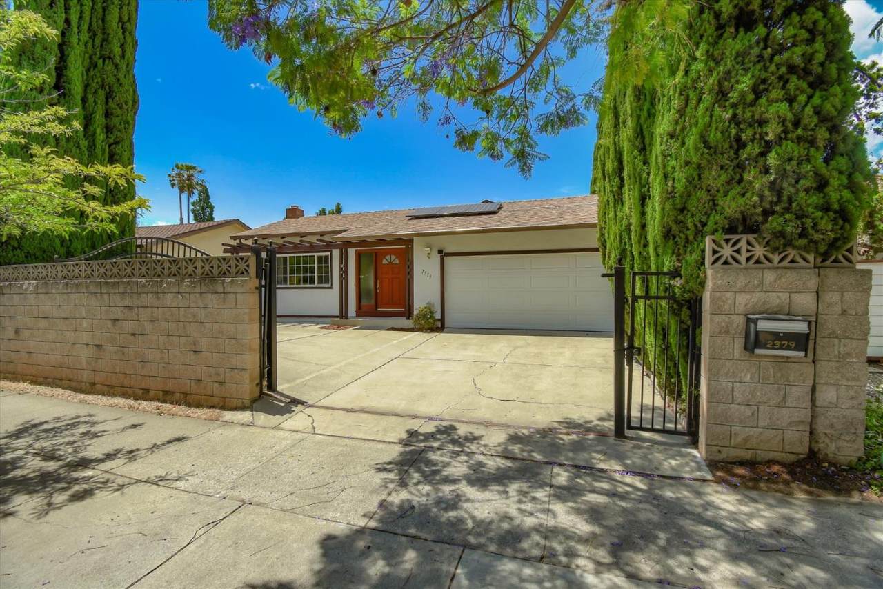 2379 Fenian Dr - Photo 1