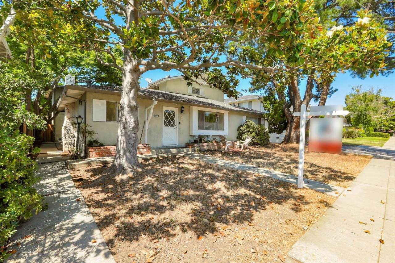 2043 Town And Country Ln - Photo 1