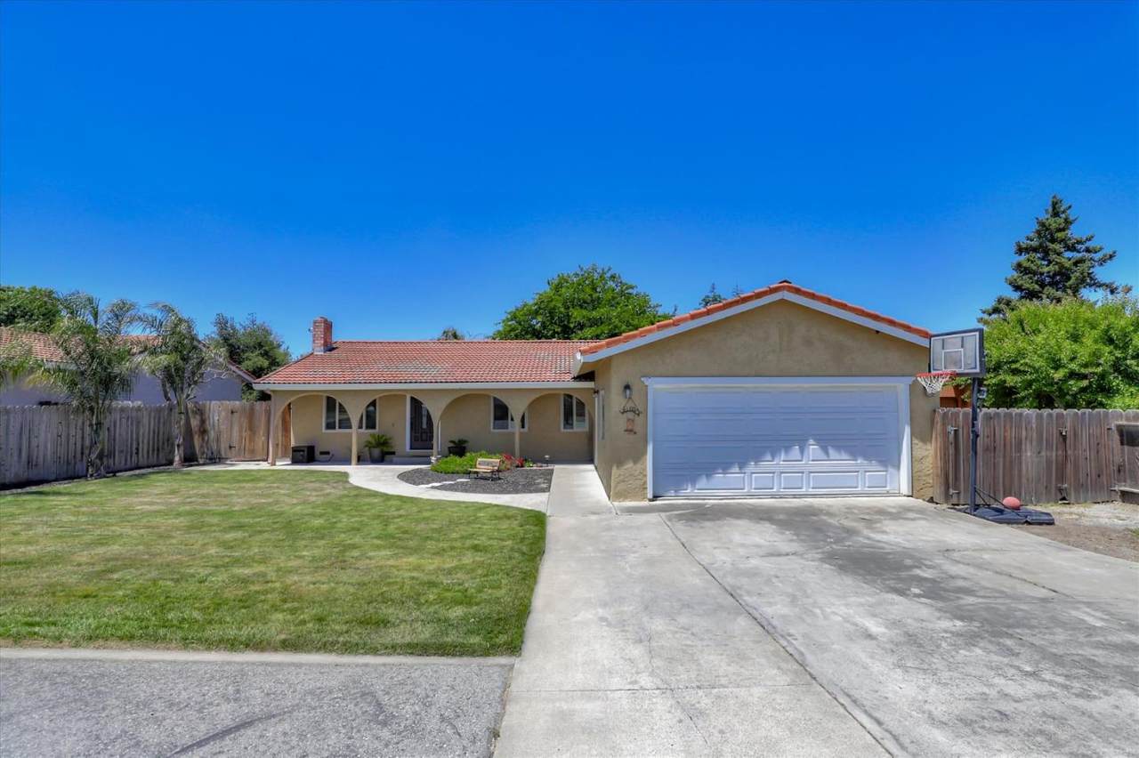 910 El Cerro Dr - Photo 1