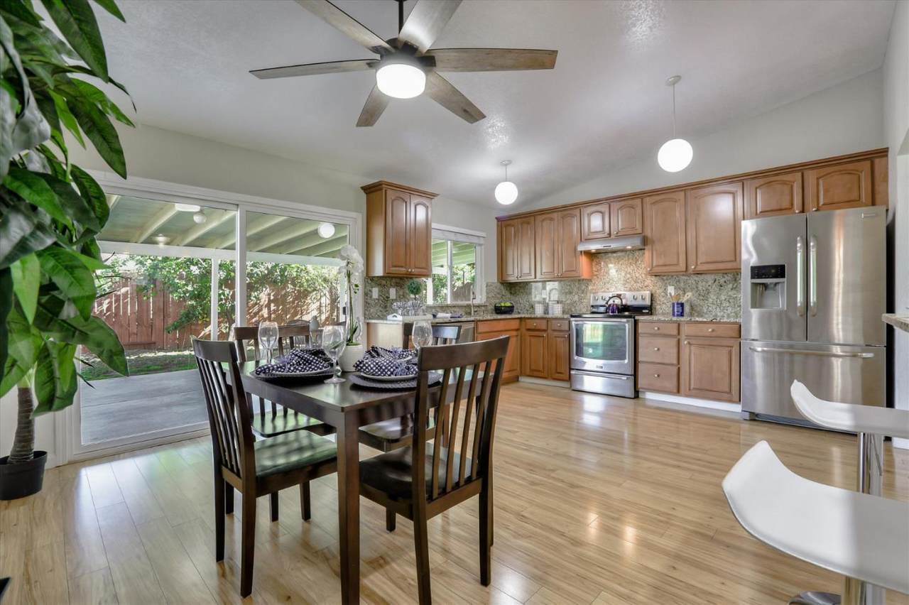2175 Lyons Dr - Photo 1
