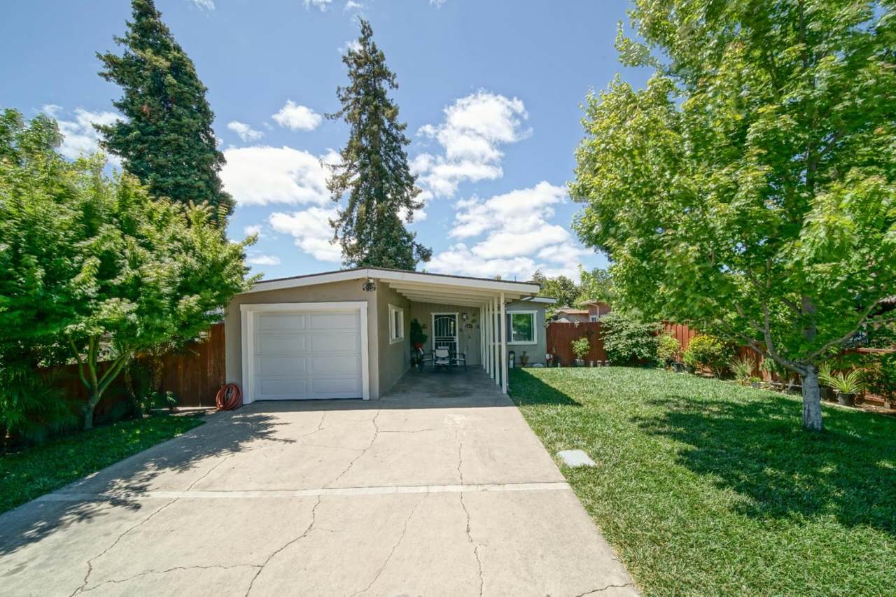 2477 Illinois St - Photo 1