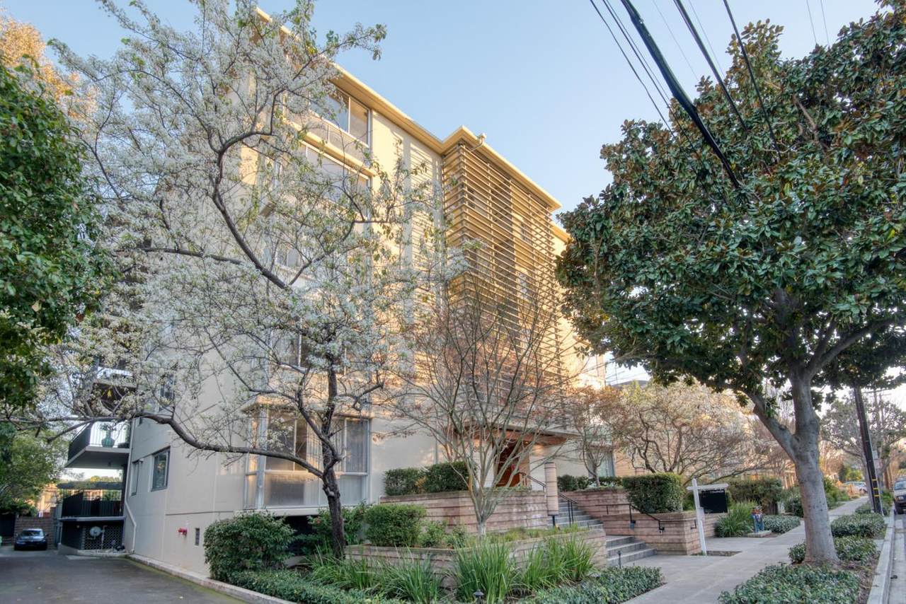 360 Everett Ave 5B - Photo 1