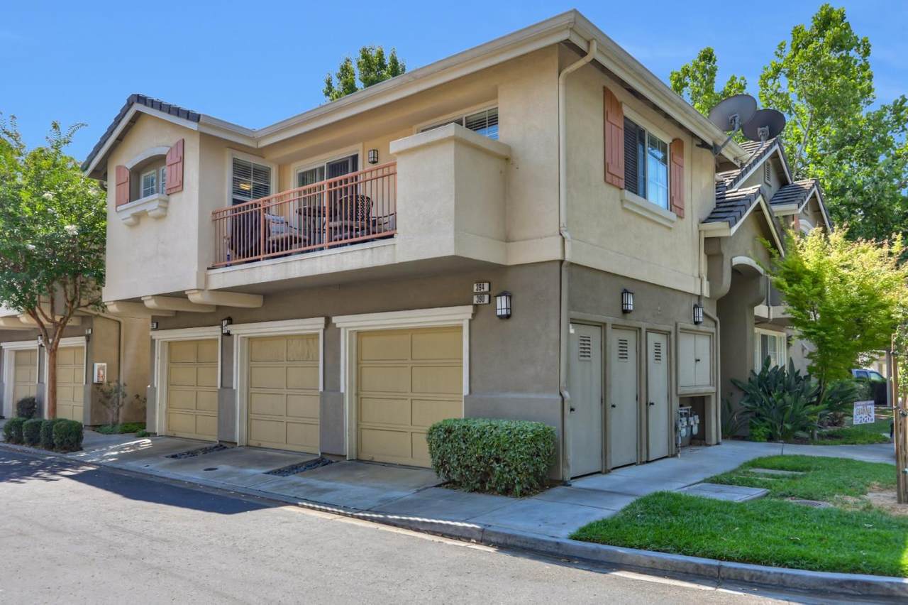 394 Oleander Dr - Photo 1