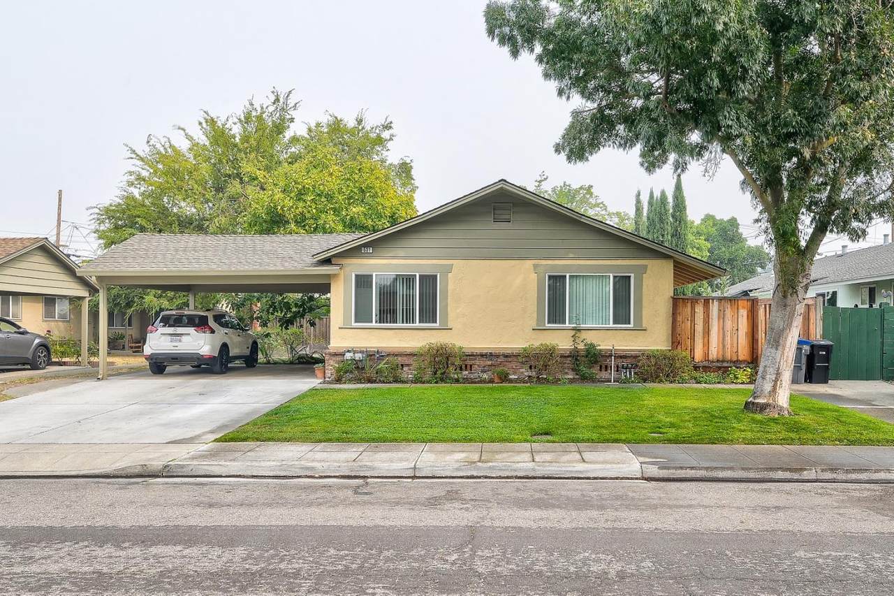 531 Easy St - Photo 1