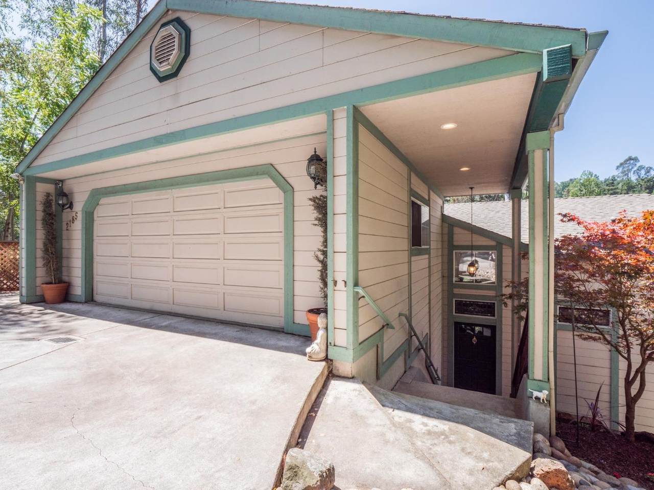 2185 Hames Rd - Photo 1