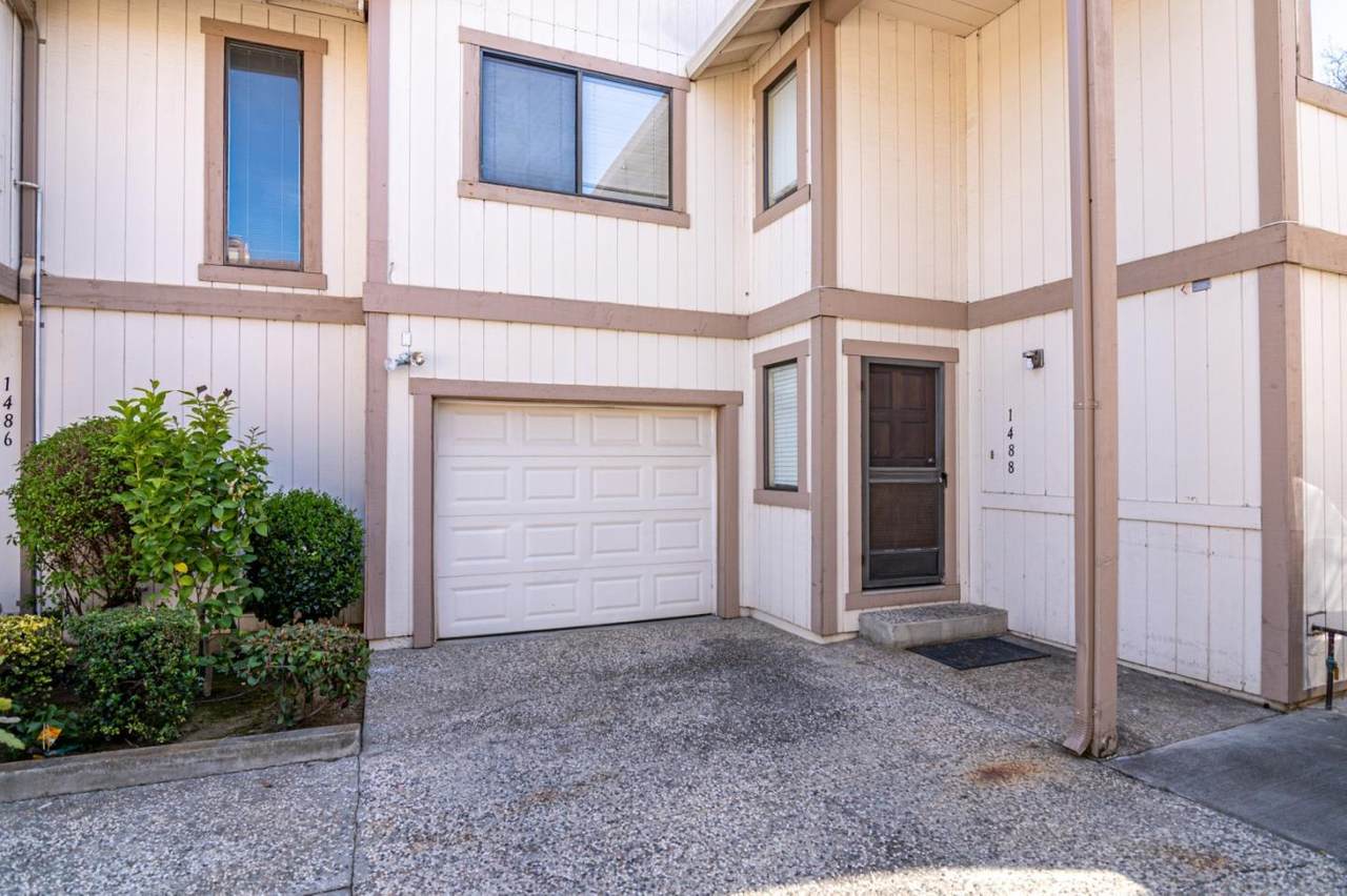 1488 Douglas St - Photo 1