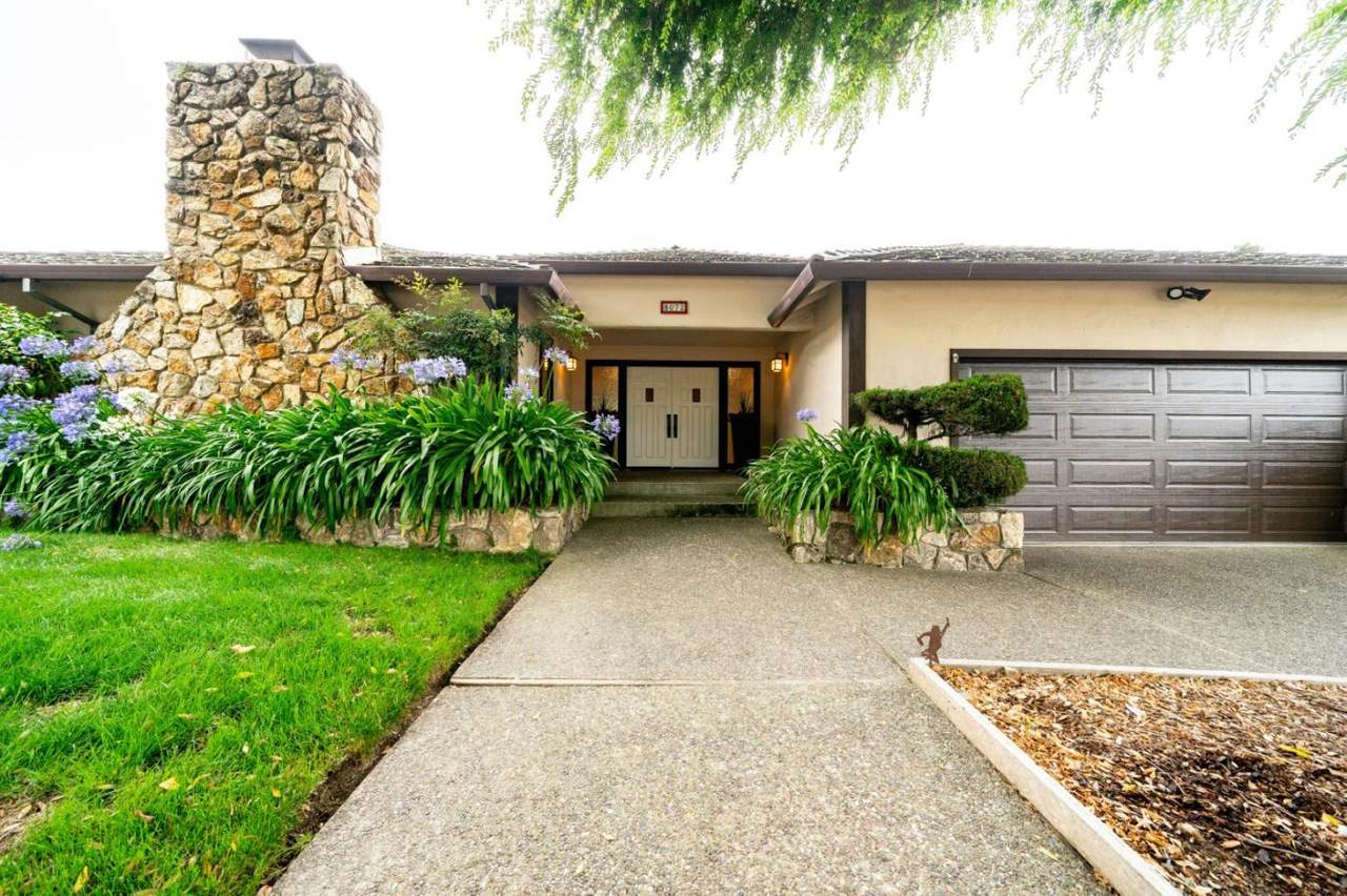 8072 Lake Place - Photo 1