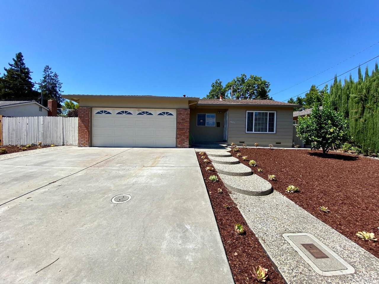 2625 Bonnie Dr - Photo 1