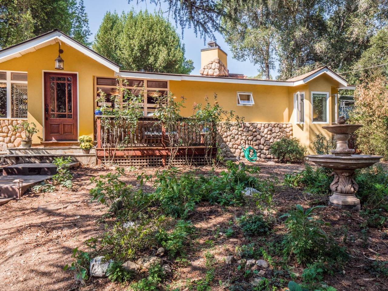 384 Blair St - Photo 1