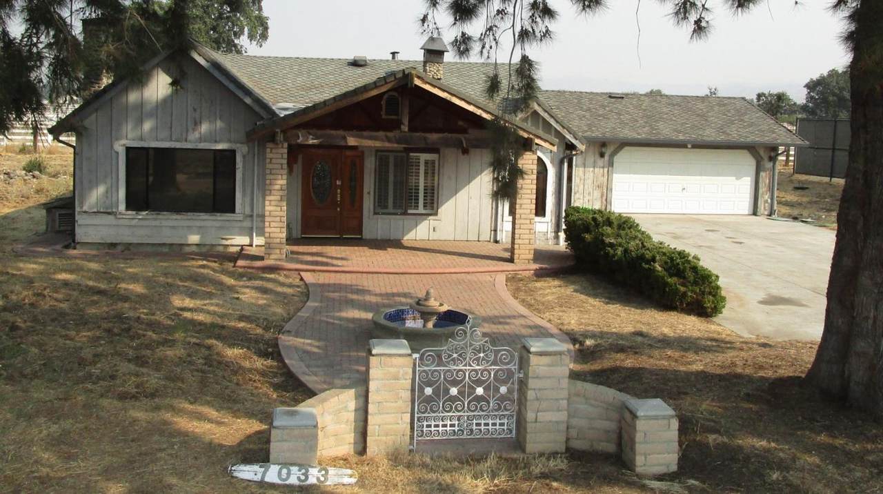 7033 Fairview Rd - Photo 1