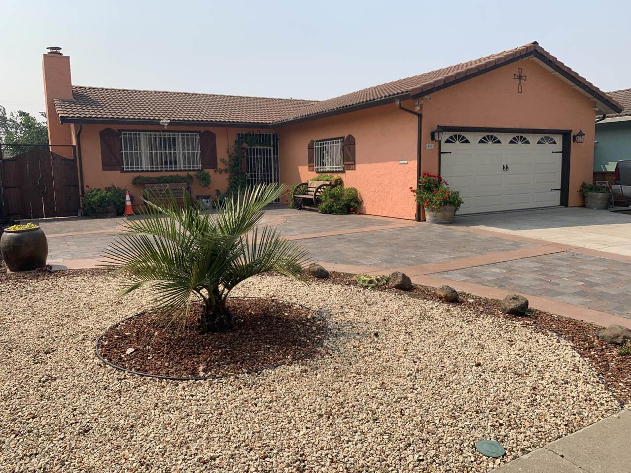 880 Madeira Ave - Photo 1
