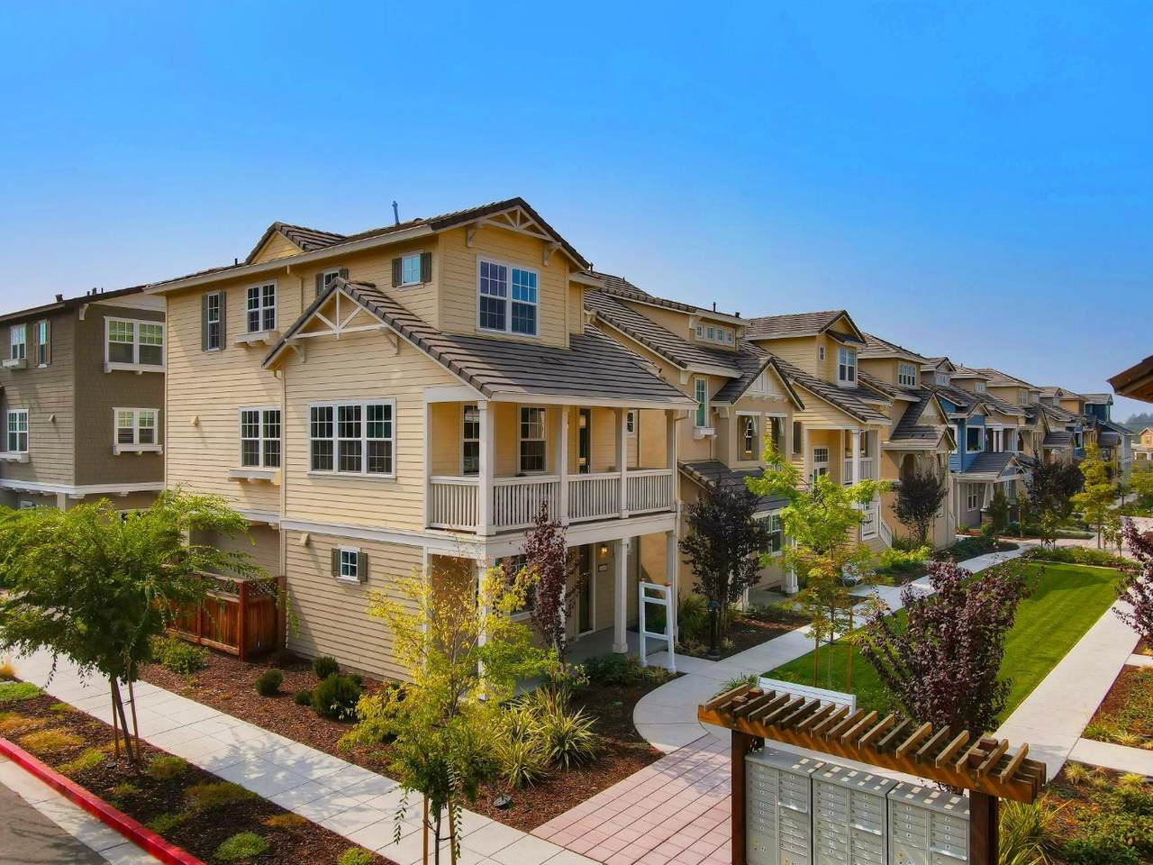 3400 Pyramid Way - Photo 1
