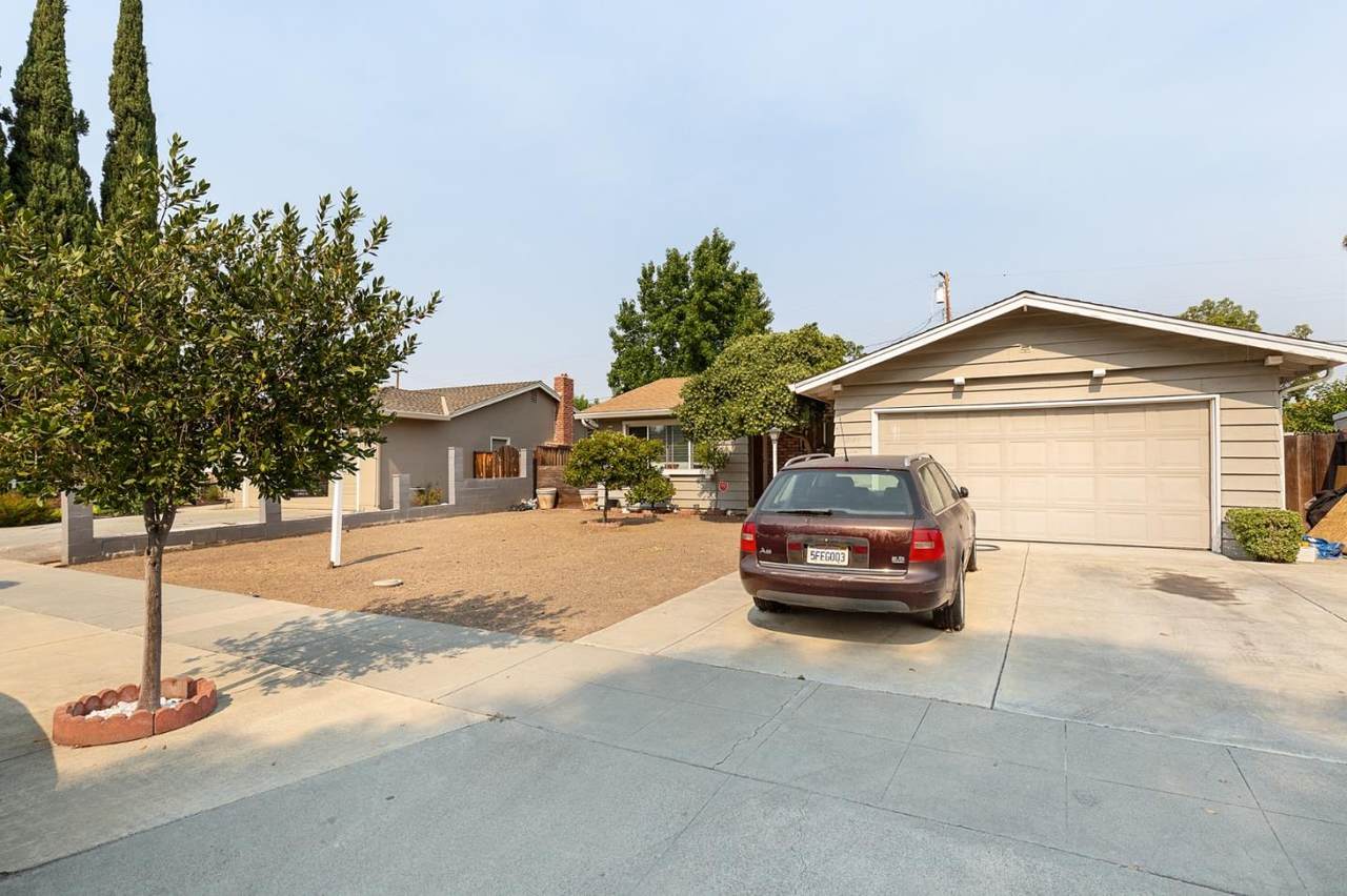 5580 Starcrest Dr - Photo 1